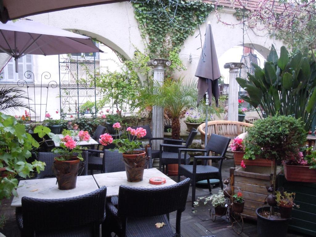 Hotel La Croix Blanche 2*